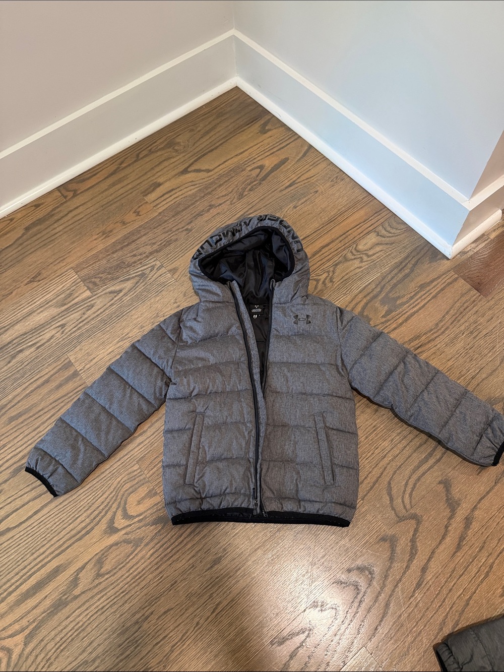 Under Armour Kids Heather Gray Hooded Puffer Jacket (size 7)